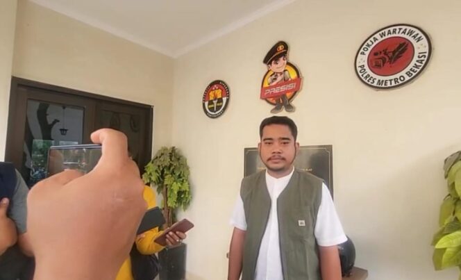 
					Dugaan Penghinaan terhadap Bupati dan Wabup Bekasi, Relawan Laporkan ke Polisi dan Serahkan Bukti